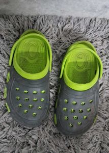 Kids Green &amp; Grey Clogs