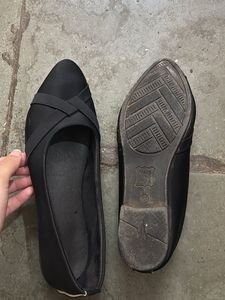 Stylish Black Ballet Flats