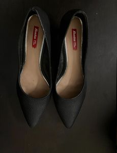 Bata Black Pumps