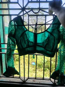 Emerald Green Lace Sleeve Blouse✨