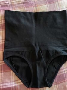 High-Waisted Black Tummy Tucker