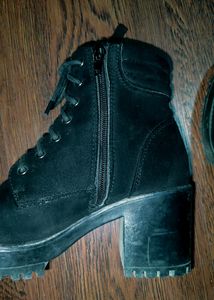 Block Heel Boots With Zip
