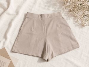 H&amp;M High-Waist Belted Shorts