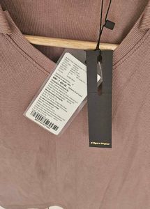 Women Mauve V-neck Crop Tee