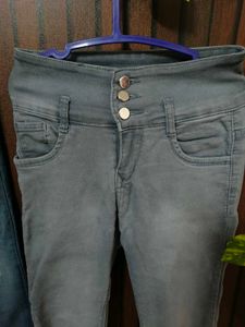 Distressed High-Waist Jeans (Pair)