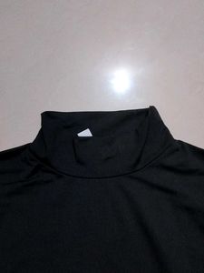 Chic Black Long Sleeve Cropped Turtleneck Top