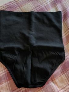 High-Waisted Black Tummy Tucker