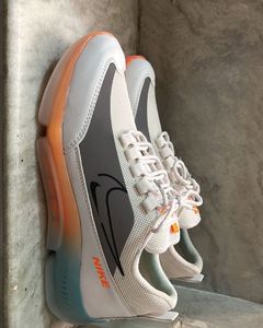 New Nike Sports Shoes