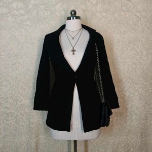Chic Black Blazer
