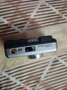 Kyocera Yashica Zoomate 90W Camera