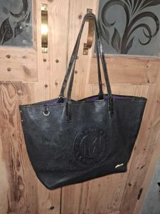 metro city Chic Black Leather Tote Bag