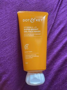 Dot & Key Vitamin C+E Face Wash