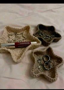Crocheted accessories tray