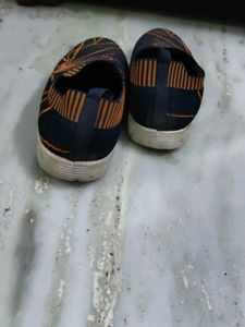 Stylish Black &amp; Orange Slip-On Shoes