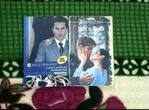 IT IS A SET OF 8 ROMANCE AND FICTION NOVELS.......