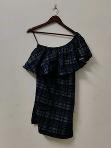 Chic One-Shoulder Plaid Dress