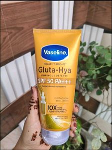 Vaseline Gluta-Hya Sunscreen SPF 50