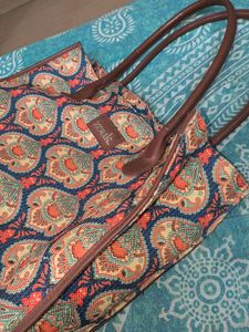 Zouk Tote Bag with Paisley Print