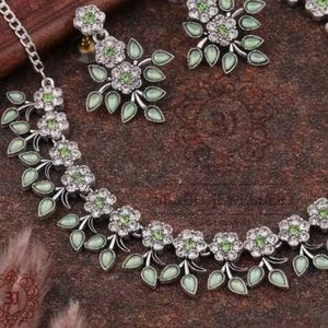 green Necklace &amp; Earring Set