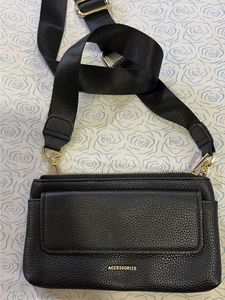 Chic Black Crossbody Bag
