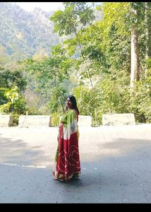 Elegant Maroon &amp; Green Tie-Dye Saree