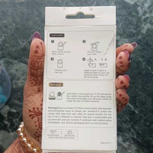 Press-On Nails Set