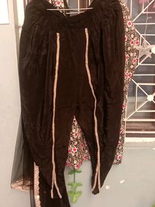 Women Kurta Set With Tulip Salwar