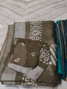 combi Stylish Batik Print Saree with Blouse