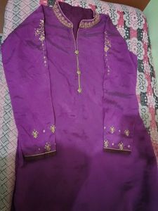 Elegant Purple Embroidered Kurta