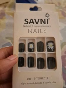 SAVNI Natural 2-Minute Manicure Press-On Nails