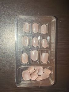 Sparkling Press-On Nails Set