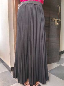 Elegant Pleated Maxi Skirt