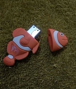 Clownfish USB 2.0 Flash Drive - 4GB Pen-Drive