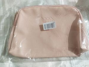 Nua Women Pouch
