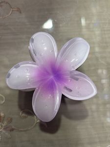 aesthetic flower clutcher