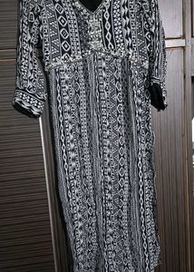 Black &amp; White geometric pattern Long kurti