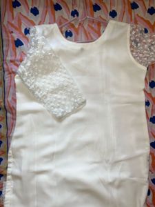 Elegant White Embroidered Kurta