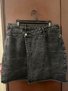 A symmetrical Denim Skirt