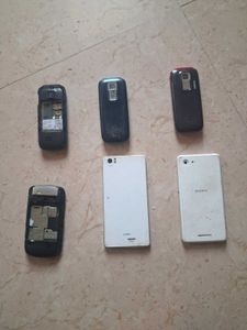 all scrap mobiles not in working condition
