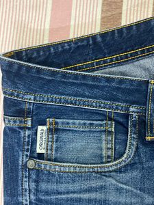 Dark Wash Denim Jean 5 Jeans Total