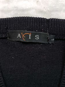 AIS Black Sleeveless Sweater Vest