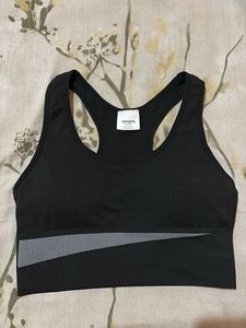 Savana Black Sports Bra