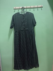 Elegant Pleated Midi Dress