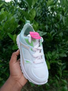 Xplore White &amp; Green Sneakers