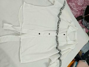 Trendy White Graphic Shirt