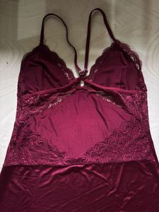 Burgundy satin Lace sexiii dress, fits S&amp;M both❤️
