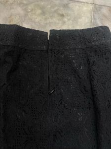 Chic Black Lace Mini Skirt