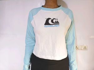 Surf's up 🌊"Classic Quiksilver baseball Top