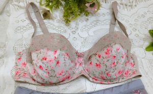 Floral Lace detail bra with beautiful brief