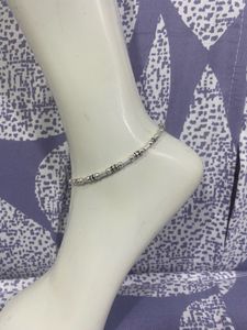 Elegant Silver Anklet with Gem Accents